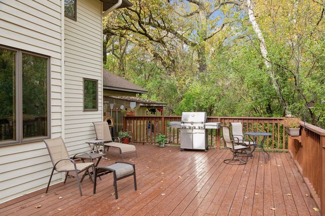 230 Plainview Drive, River Falls, WI 54022