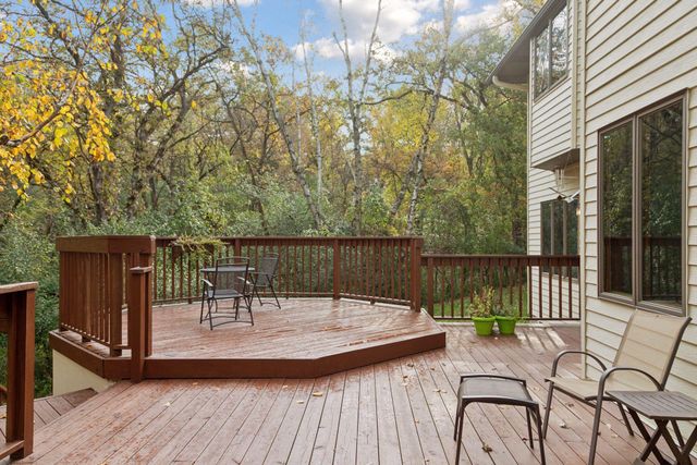 230 Plainview Drive, River Falls, WI 54022
