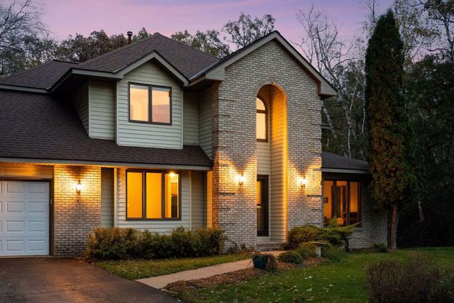 230 Plainview Drive, River Falls, WI 54022