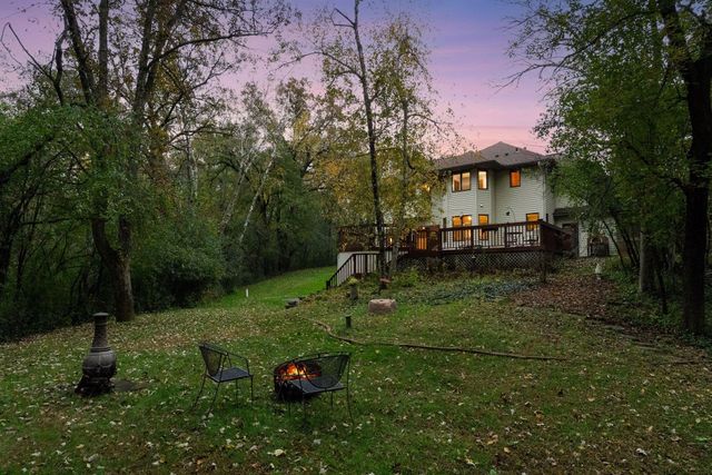 230 Plainview Drive, River Falls, WI 54022
