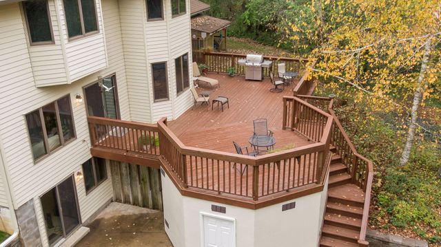 230 Plainview Drive, River Falls, WI 54022