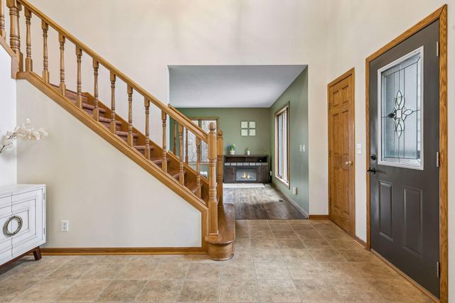 230 Plainview Drive, River Falls, WI 54022