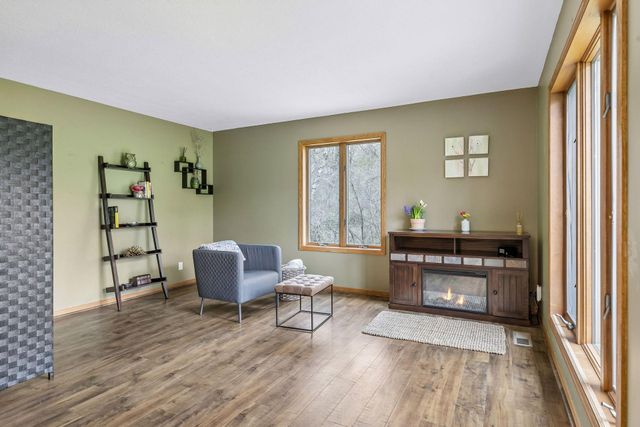 230 Plainview Drive, River Falls, WI 54022