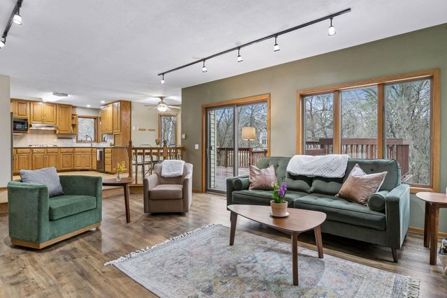 230 Plainview Drive, River Falls, WI 54022