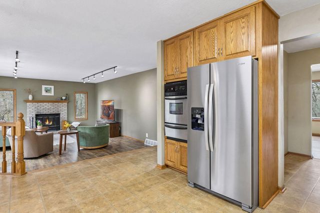 230 Plainview Drive, River Falls, WI 54022