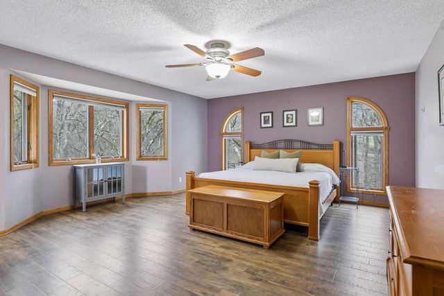 230 Plainview Drive, River Falls, WI 54022