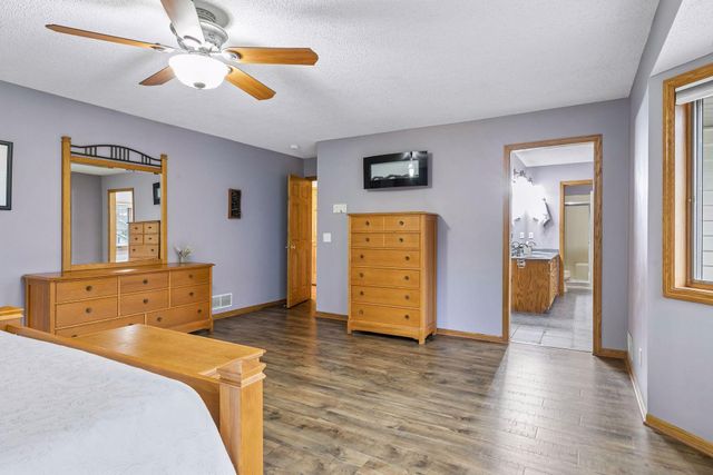 230 Plainview Drive, River Falls, WI 54022