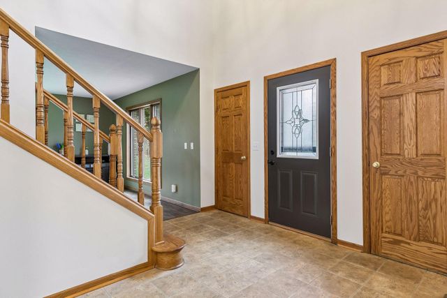 230 Plainview Drive, River Falls, WI 54022
