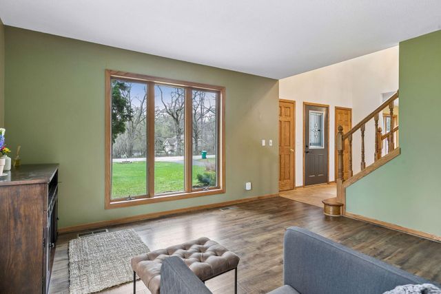 230 Plainview Drive, River Falls, WI 54022