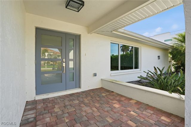 380 Conners AVE, Naples, FL 34108