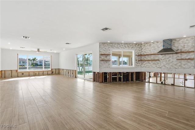 380 Conners AVE, Naples, FL 34108