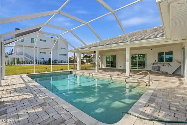 380 Conners AVE, Naples, FL 34108