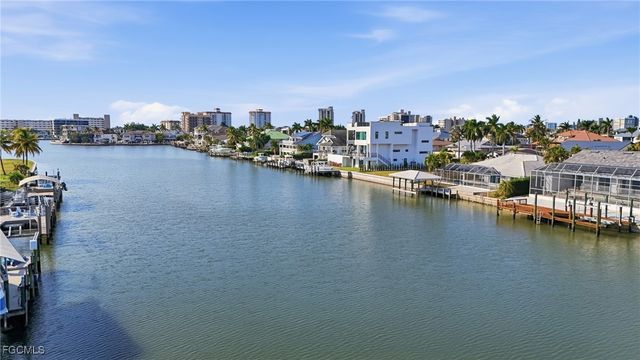 380 Conners AVE, Naples, FL 34108