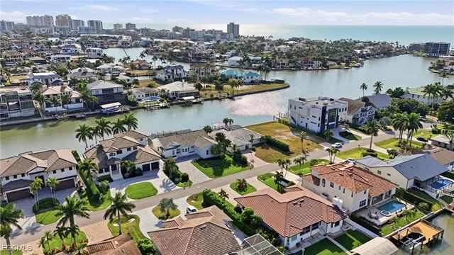 380 Conners AVE, Naples, FL 34108