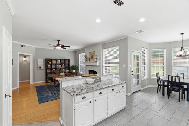 3528 Creekside Court, Bedford, TX 76021