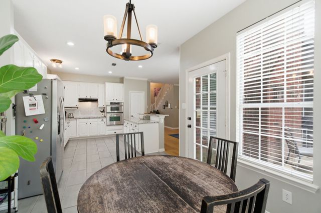 3528 Creekside Court, Bedford, TX 76021