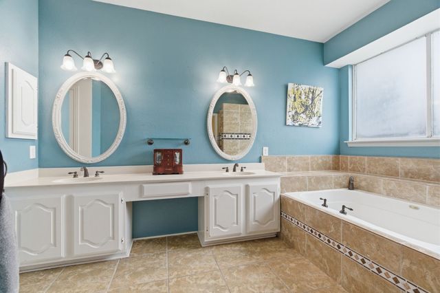 3528 Creekside Court, Bedford, TX 76021
