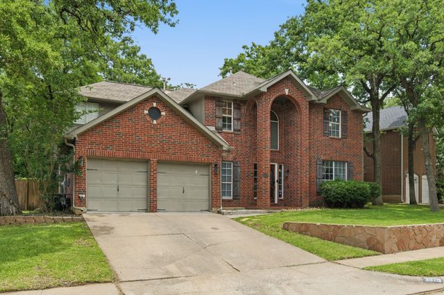 3528 Creekside Court, Bedford, TX 76021