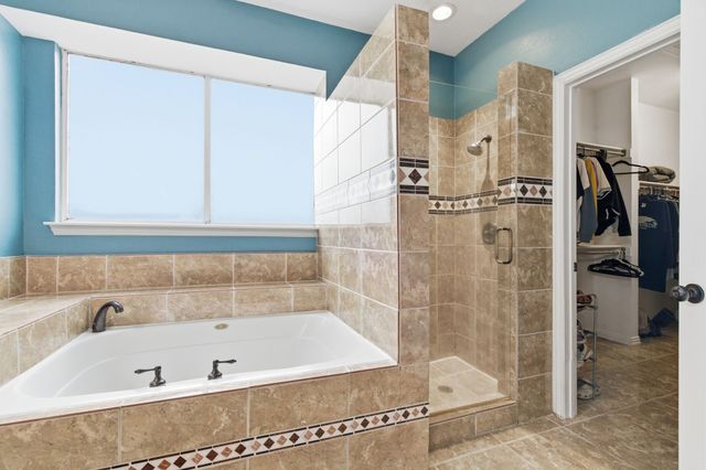 3528 Creekside Court, Bedford, TX 76021