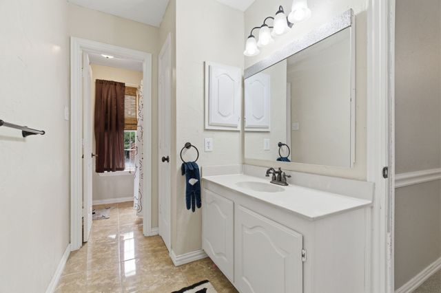 3528 Creekside Court, Bedford, TX 76021