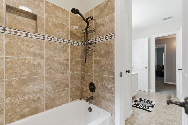 3528 Creekside Court, Bedford, TX 76021