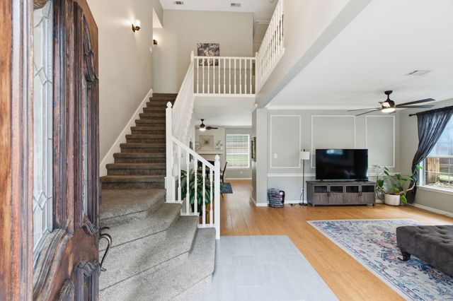 3528 Creekside Court, Bedford, TX 76021