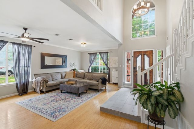 3528 Creekside Court, Bedford, TX 76021