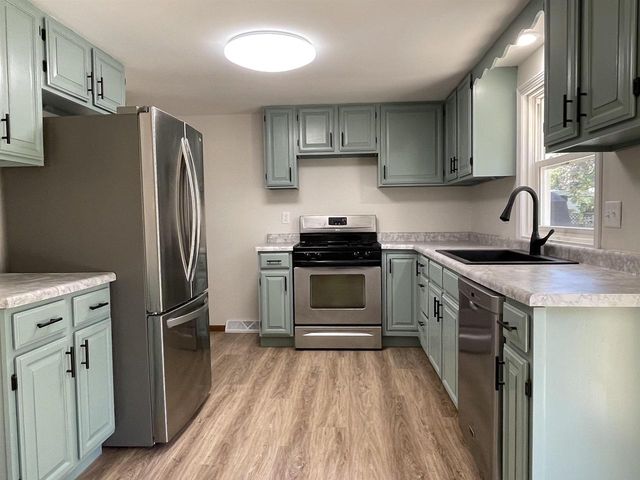 N2089 Shadow Road, Waupaca, WI 54981