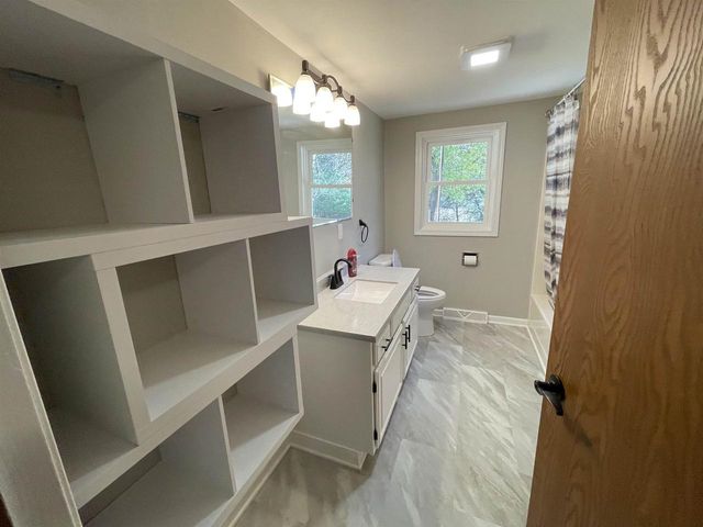 N2089 Shadow Road, Waupaca, WI 54981