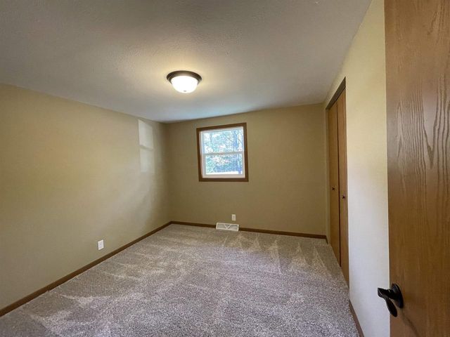 N2089 Shadow Road, Waupaca, WI 54981