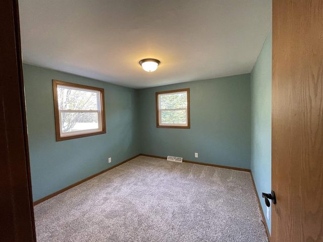 N2089 Shadow Road, Waupaca, WI 54981