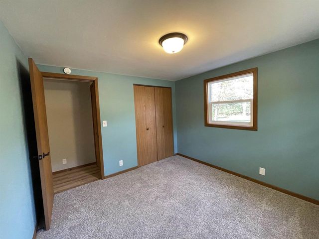 N2089 Shadow Road, Waupaca, WI 54981