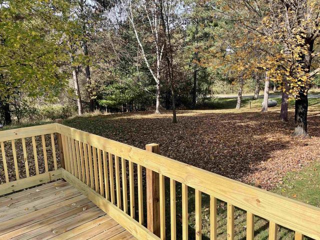 N2089 Shadow Road, Waupaca, WI 54981