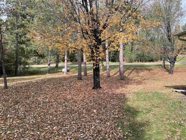 N2089 Shadow Road, Waupaca, WI 54981