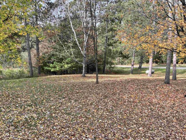 N2089 Shadow Road, Waupaca, WI 54981