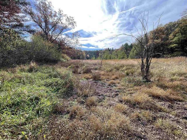 N2089 Shadow Road, Waupaca, WI 54981