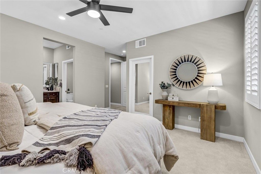 Image 13 of property listing at 105 Rake, Irvine, CA 92618