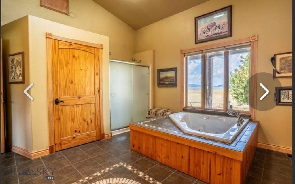 Address unavailable. photo 14