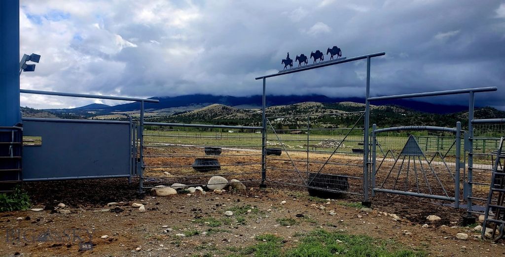 Address unavailable. photo 35