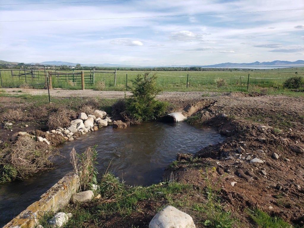 Address unavailable. photo 36