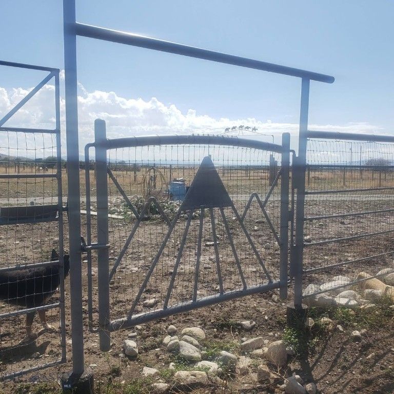 Address unavailable. photo 47