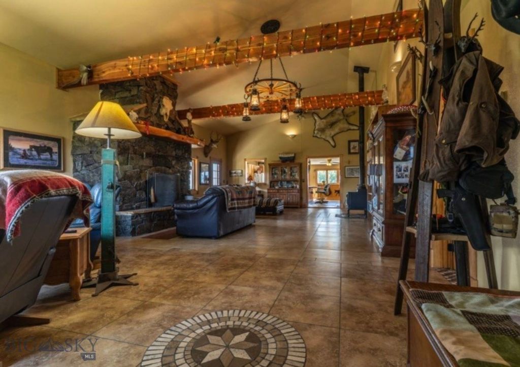 Address unavailable. photo 6