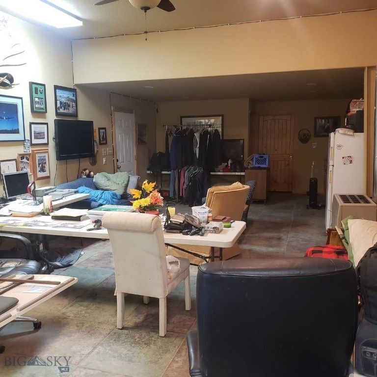 Address unavailable. photo 62