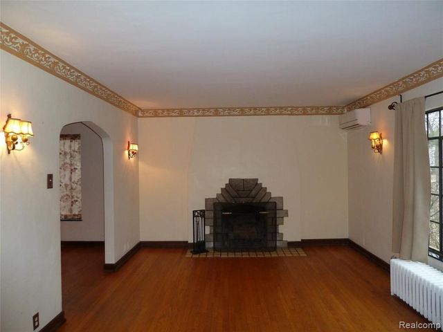 19925 Renfrew Road, Detroit, MI 48221