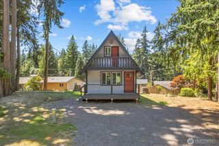 7826 Somerset Court, Clinton, WA 98236