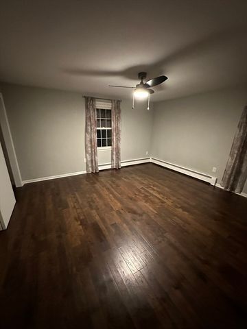 65 Lynnwood Ln, Worcester, MA 01609
