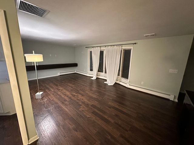 65 Lynnwood Ln, Worcester, MA 01609