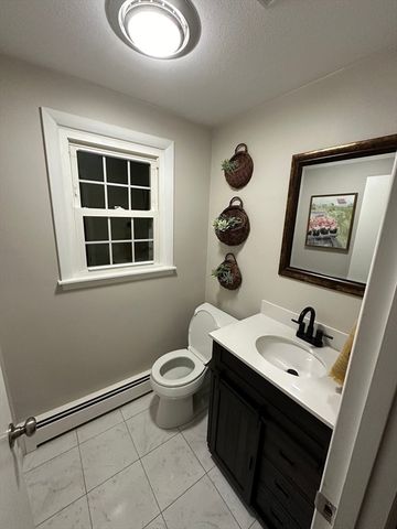 65 Lynnwood Ln, Worcester, MA 01609