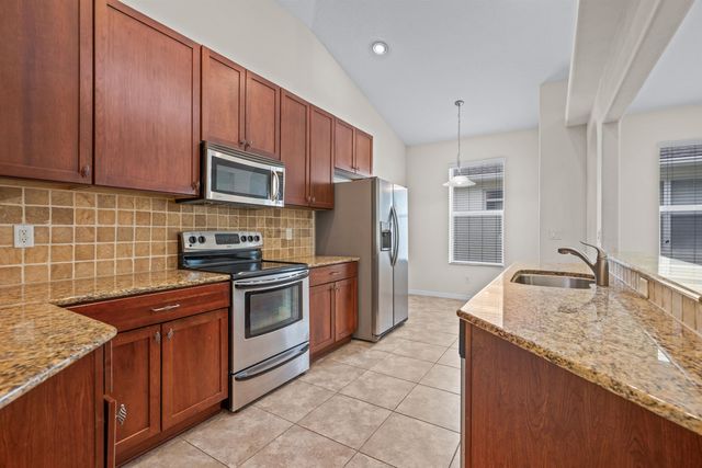 756 Crestwood Dr, St Augustine, FL 32086