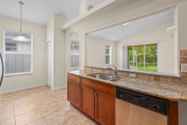 756 Crestwood Dr, St Augustine, FL 32086